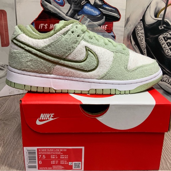 New Nike Dunk Low “Honeydew Fleece” Women’s size 7W DQ7579-300 - Picture 2 of 11